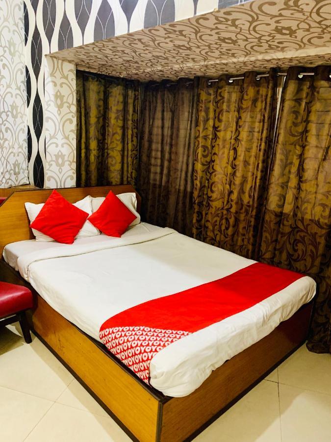Hotel Bengal -100M From Park Circus 7 Point Calcutta Buitenkant foto