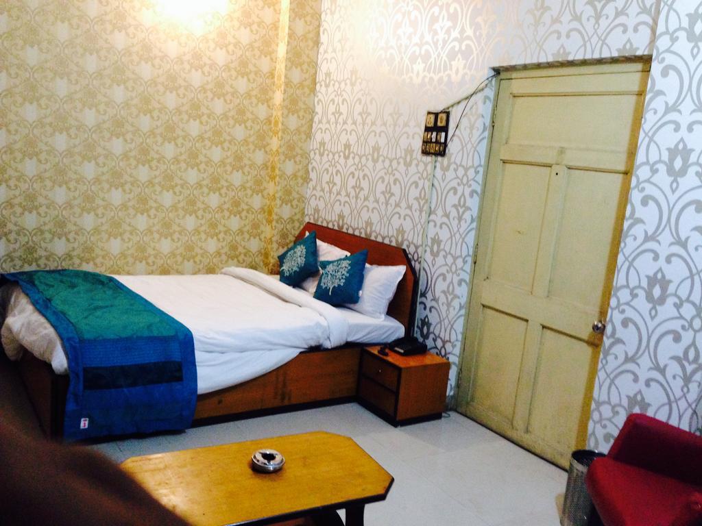 Hotel Bengal -100M From Park Circus 7 Point Calcutta Buitenkant foto